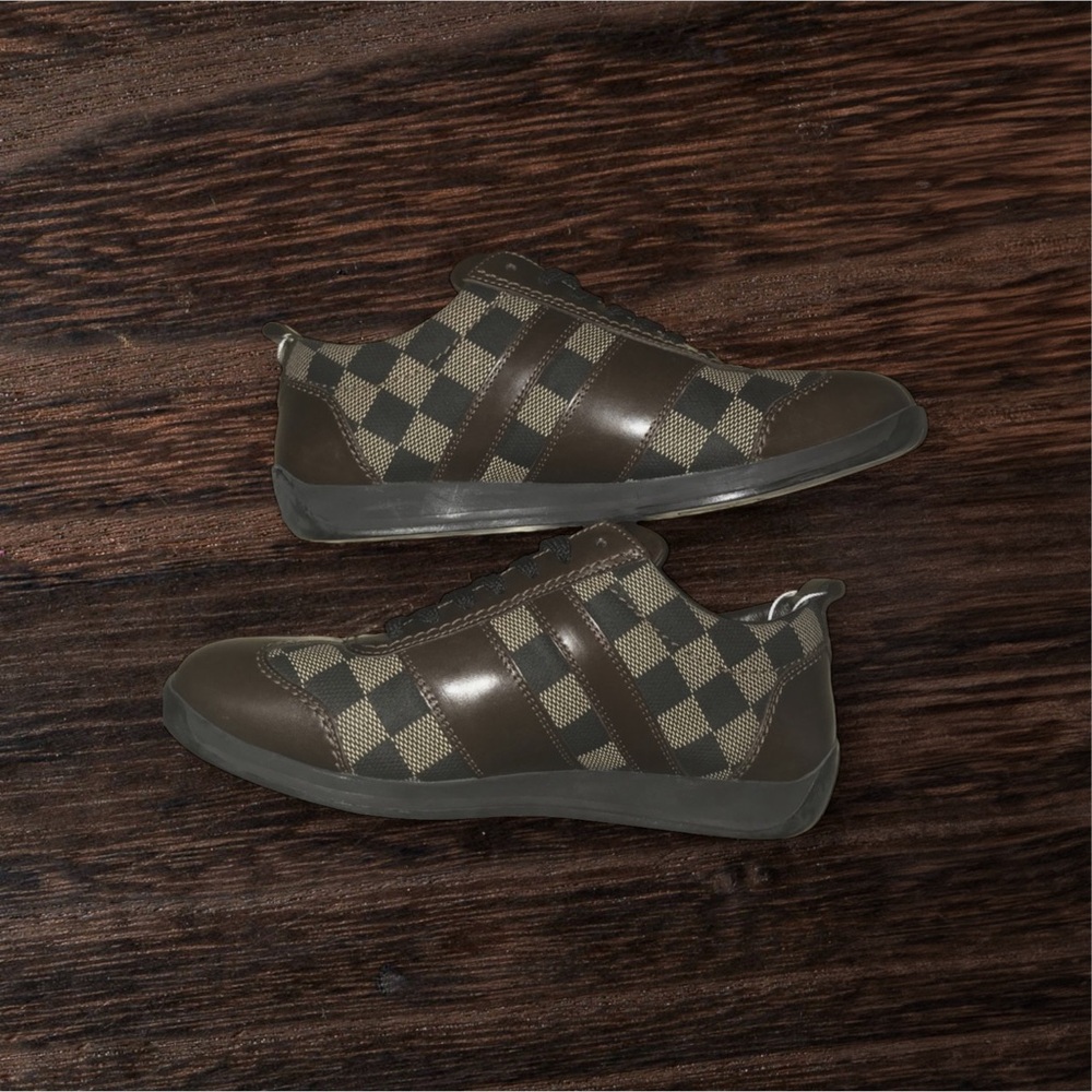 Louis Vuitton Brown. Checkered Sneakers. Slightly used .Man’s sized 6.5 - Picture 3 of 7